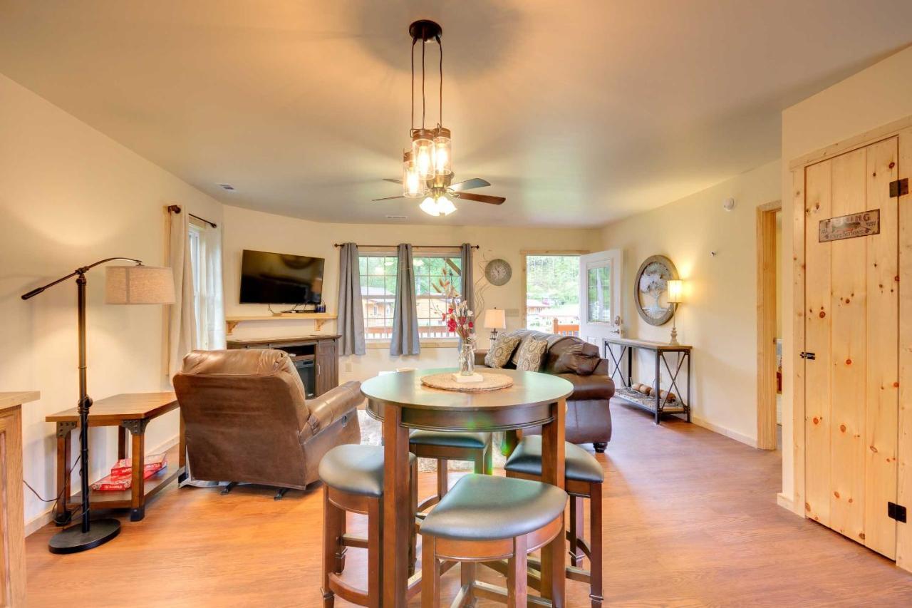 Cozy Cabin On Tuckasegee River - Near Bryson City Bagian luar foto