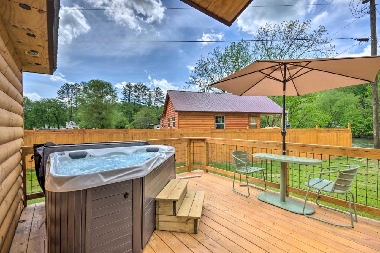 Cozy Cabin On Tuckasegee River - Near Bryson City Bagian luar foto
