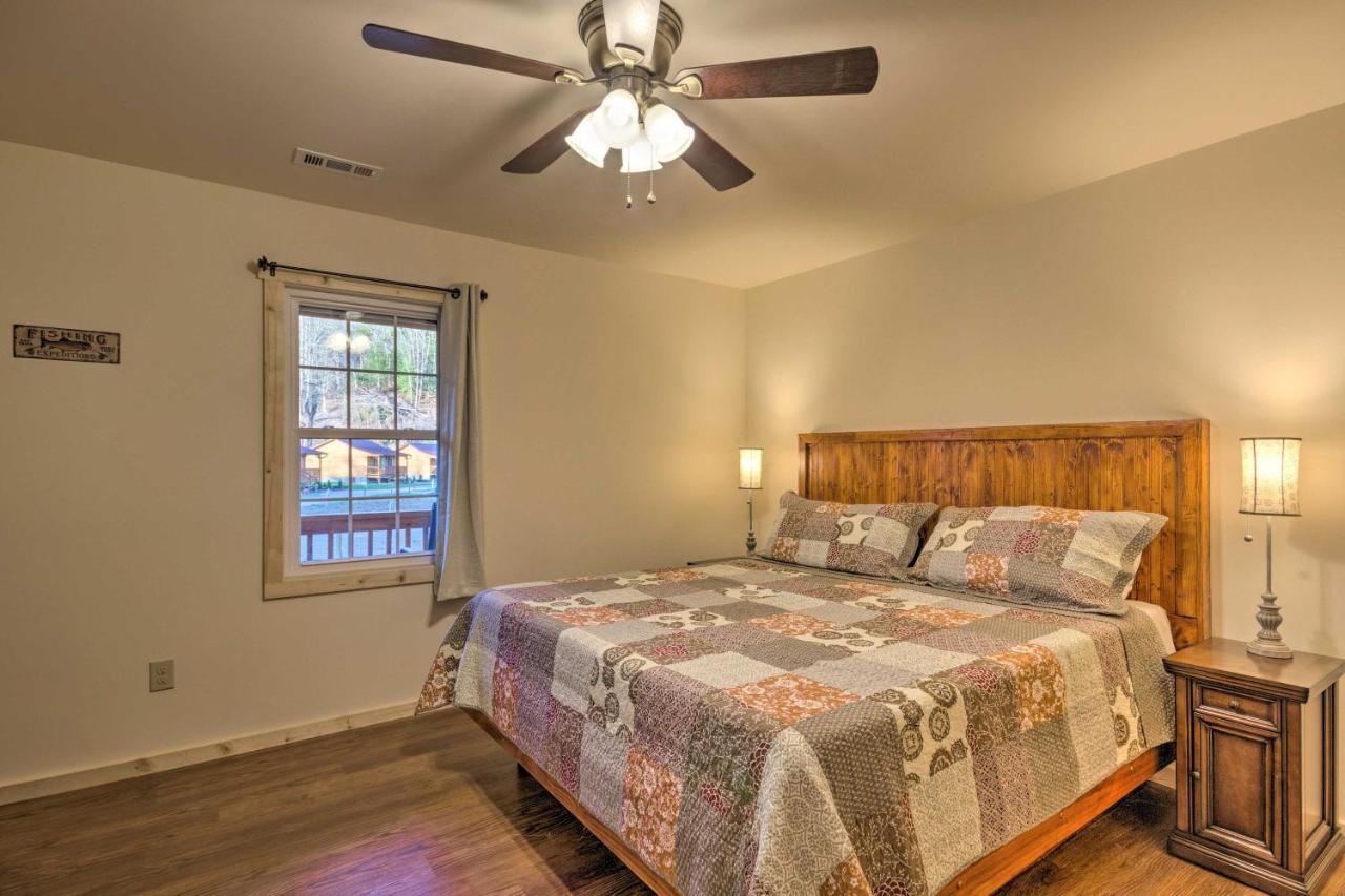 Cozy Cabin On Tuckasegee River - Near Bryson City Bagian luar foto